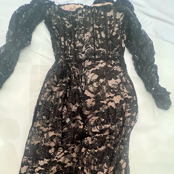 ABYSS BY ABBY Lace gown - Picture 5 of 7